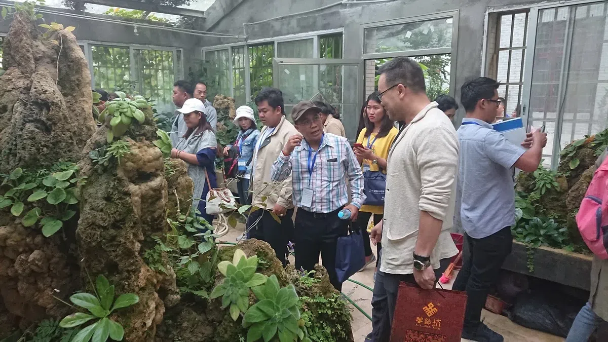 Environment Protection and Evaluation Seminar of Laos visited Guangxi Institute of Botany, CAS (GXIB) and The Gesneriad Conservation Center of China (GCCC)